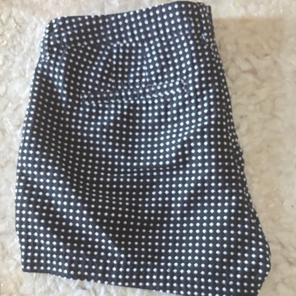 Old Navy Black and White Patterned Skirt - Picture 4 of 5